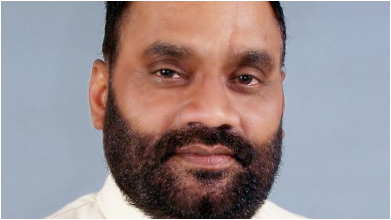 Swami Prasad Maurya Resigns Cabinet:  चुनाव से पहले योगी को बड़ा झटका, इस दिग्गज मंत्री ने दिया इस्तीफा, सपा में हो सकते हैं शामिल