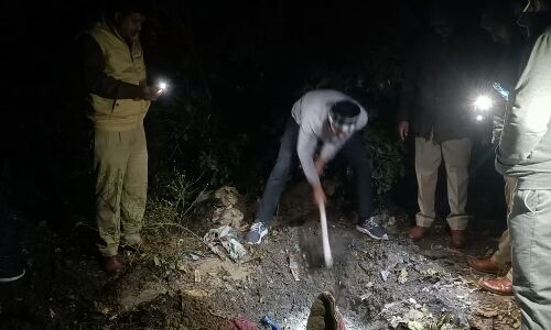 Pilibhit News: पत्नी को पीट-पीटकर मार डाला, लाश घर के पिछवाड़े जमीन में गाड़कर पति फरार, ऐसे खुला पूरा राज