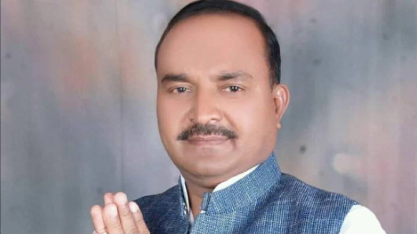 UP Election 2022: BJP विधायक विनय शाक्य ने भी दिया इस्तीफा, जानिए स्वामी प्रसाद मौर्य से क्या है रिश्ता UP Election 2022: BJP विधायक विनय शाक्य ने भी दिया इस्तीफा, जानिए स्वामी प्रसाद मौर्य से क्या है रिश्ता