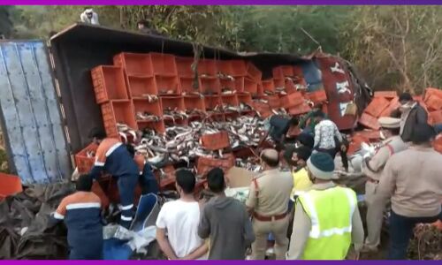 Andhra Pradesh Road Accident: आंध्र प्रदेश के पश्चिम गोदावरी जिले में भीषण सड़क हादसा, 4 की मौत