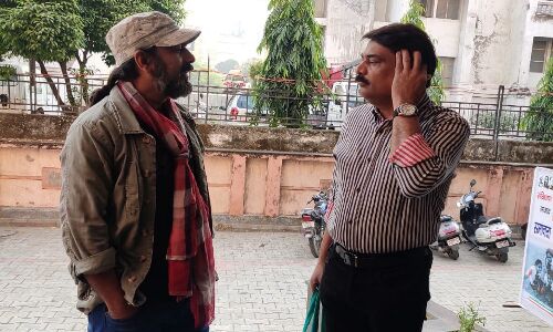 Tribute to Kamal Khan : दिनभर बोलता था वो तो कितना चुप सा दिखता था, अभी चुप बैठा है तो चेहरा कितना बोलता सा है Tribute to Kamal Khan : दिनभर बोलता था वो तो कितना चुप सा दिखता था, अभी चुप बैठा है तो चेहरा कितना बोलता सा है