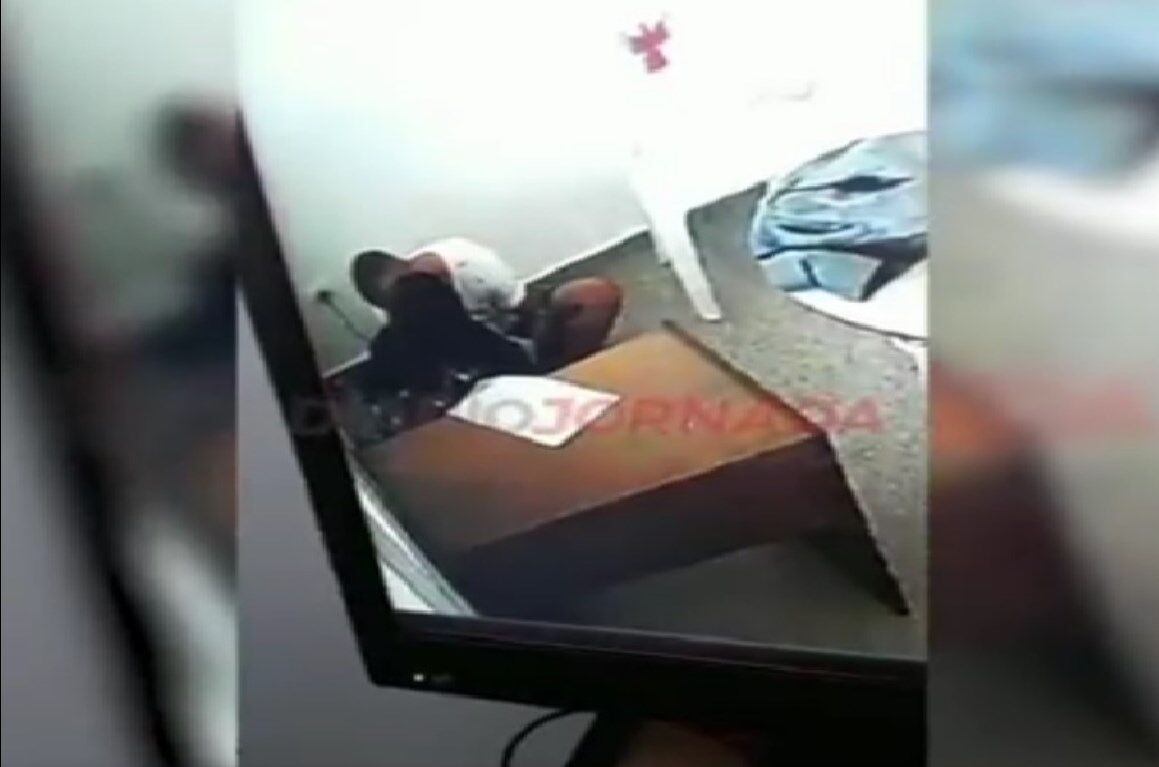 हत्या के अपराधी को महिला जज ने किया KISS, वीडियो हुआ वायरल, जानिए कहाँ का है मामला?