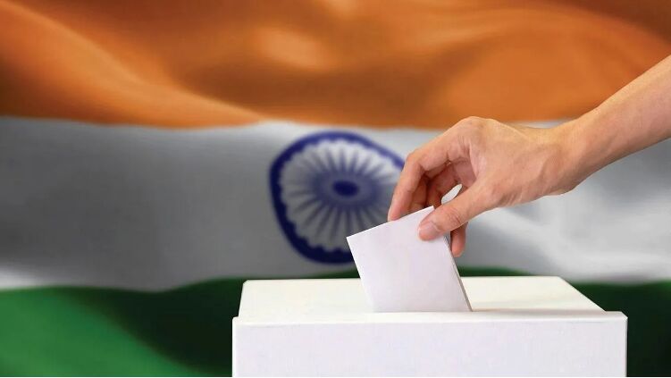 UP Election 2022 : 58 सीटों पर आज से 21 जनवरी तक चलेगा नामांकन, 3 लोगों को चुनाव अधिकारी के कक्ष में जाने की इजाजत