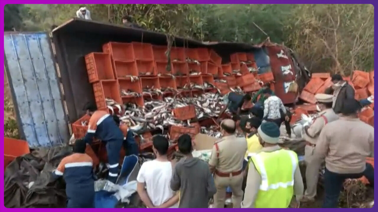 Andhra Pradesh Road Accident: आंध्र प्रदेश के पश्चिम गोदावरी जिले में भीषण सड़क हादसा, 4 की मौत