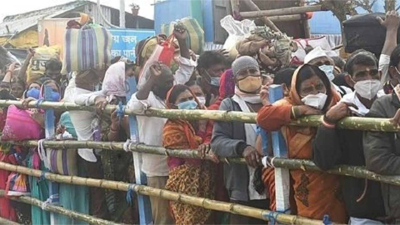 West Bengal News : कोरोना के बीच गंगा सागर मेले में उमड़ी जबरदस्त भीड़, कोर्ट ने निकाय चुनाव पर दिए ये निर्देश