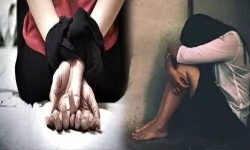 Karnataka News: बेटे की दरिंदगी! 58 वर्षीय मां से दुष्कर्म का आरोप, जान कर आजाएगी घिन Karnataka News: बेटे की दरिंदगी! 58 वर्षीय मां से दुष्कर्म का आरोप, जान कर आजाएगी घिन