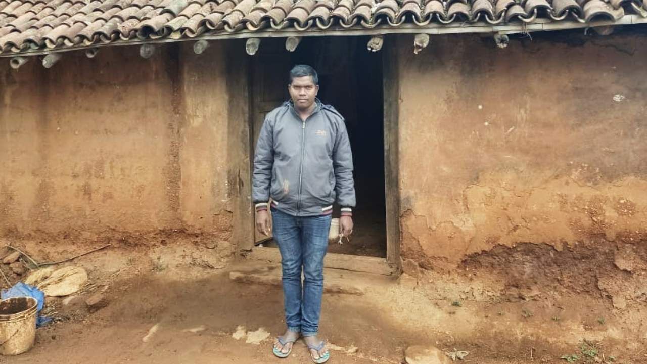 Birsa Munda Memorial : बिरसा मुंडा के स्मारक स्थल के लिए जमीन देने वाले बिसु मुंडा को आज भी इंतजार है इंसाफ का