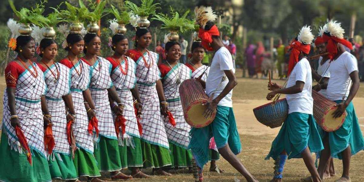 Santhal Tribe Lifestyle: क्या रुढ़िवादी विचारधारा से संताल समाज का विकास होगा?