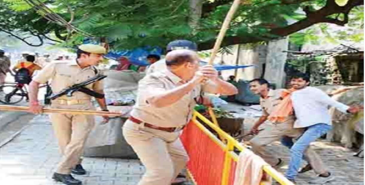 Prayagraj UP Police lathi charge