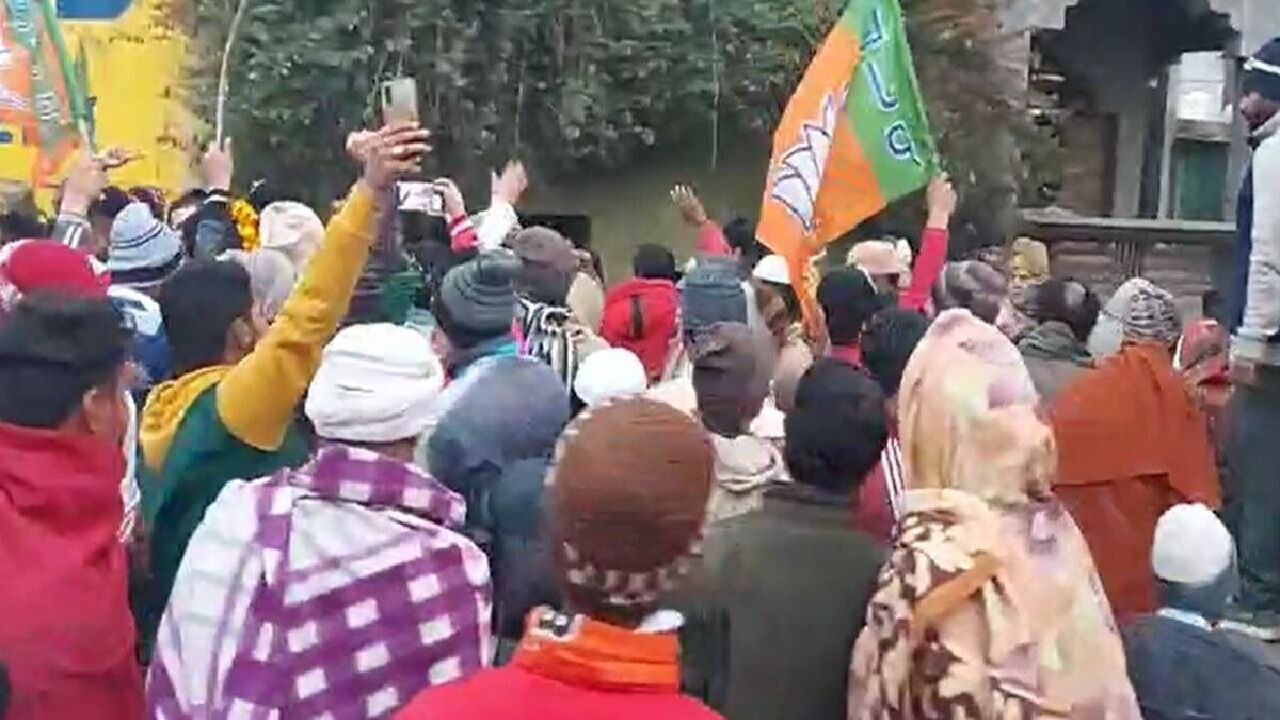 UP Election 2022 : मुजफ्फरनगर के बुढ़ाना से BJP प्रत्याशी पर भड़के ग्रामीण, भाजपा के खिलाफ की नारेबाजी