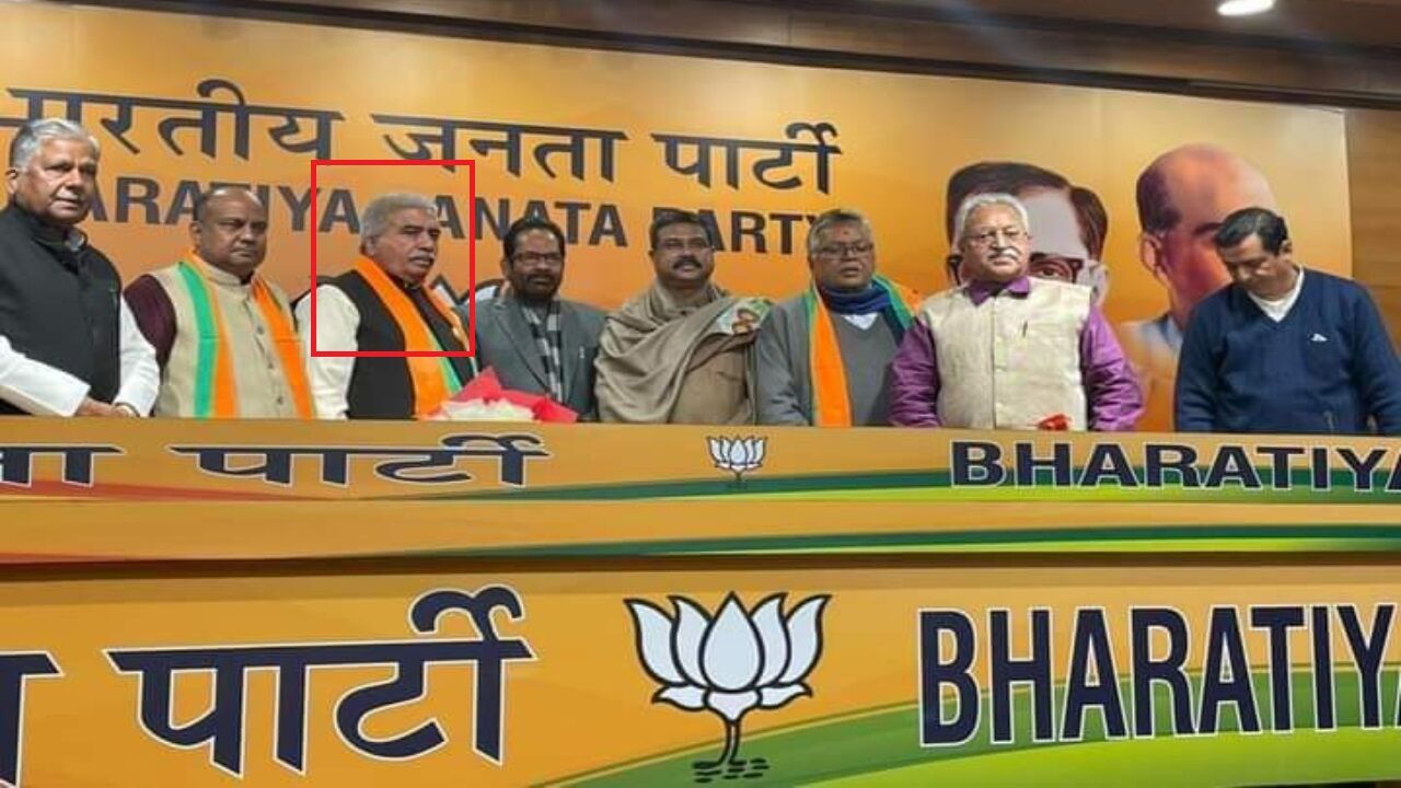 UP Election 2022 : कांग्रेस का गिरा एक और विकेट, पूर्व सांसद राकेश सचान ने थामा BJP का दामन