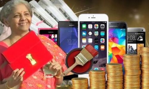 Union Budget 2022: बजट में मोबाइल फोन चार्जर समेत ये चीजें हुईं सस्तीं, जानिए क्या-क्या हो गया महंगा!
