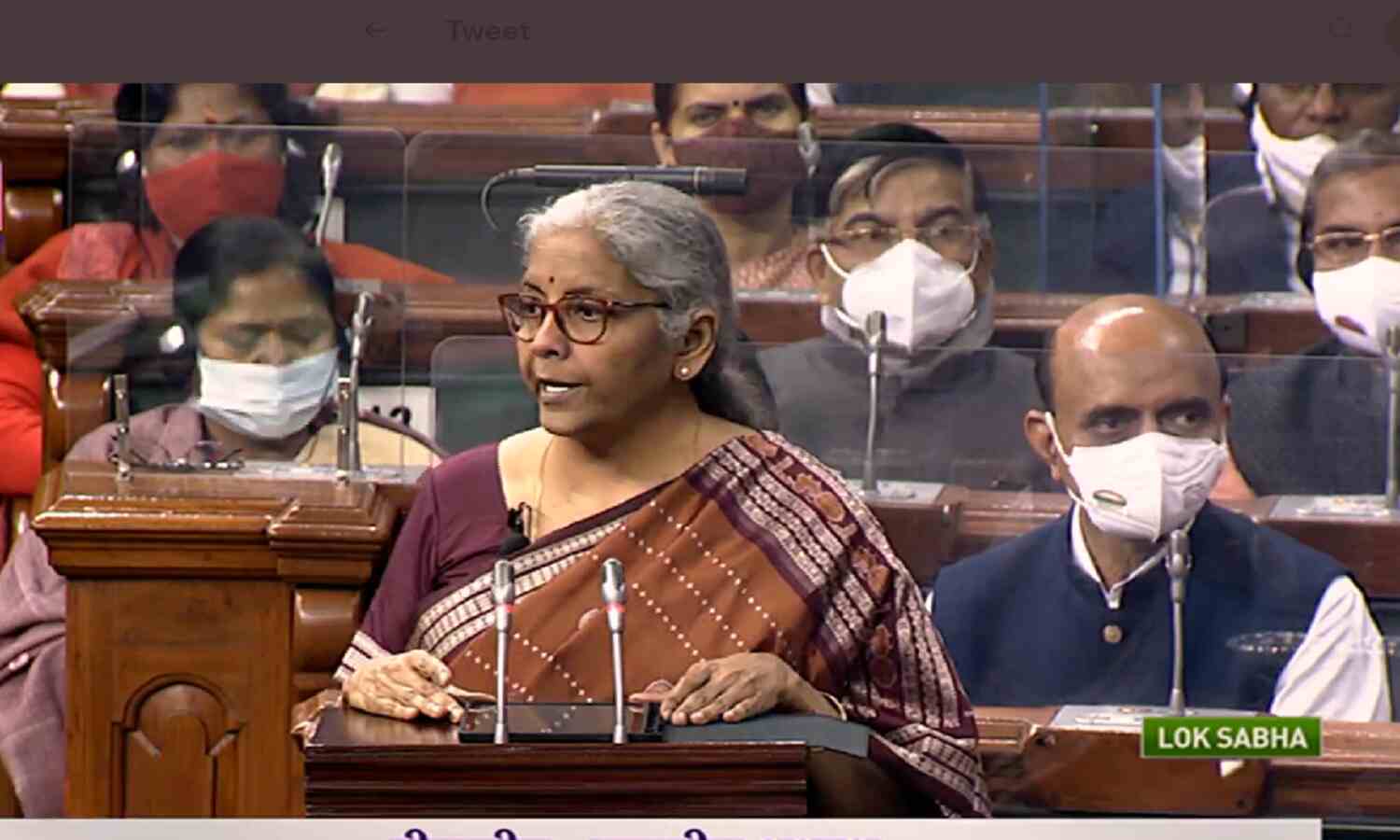 Nirmala Sitaraman हुई कांग्रेस पर हमलावर, बोलीं - राहुल गांधी के भाषण की परवाह किए बिना अशोक गहलोत ने अडानी को दी जमीन