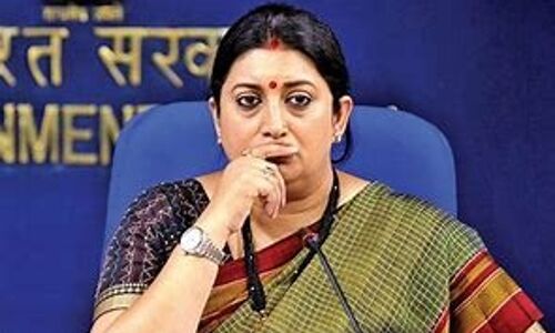 अखिलेश यादव पर भड़कीं स्मृति ईरानी, योगी की सत्ता में वापसी धर्म-जाति की राजनीति करने वालों के मुंह पर तमाचा