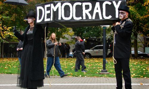 (प्रतीकात्मक फोटो)