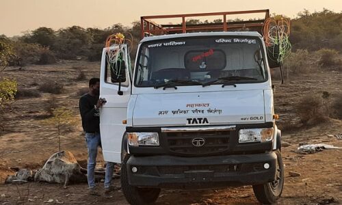 Mirzapur News : मिर्जापुर के पर्यटन स्थल पर खुले में फेंके जा रहे है गोवंशों का शव, नगर पालिका उड़ा रही नियमों की धज्जियां