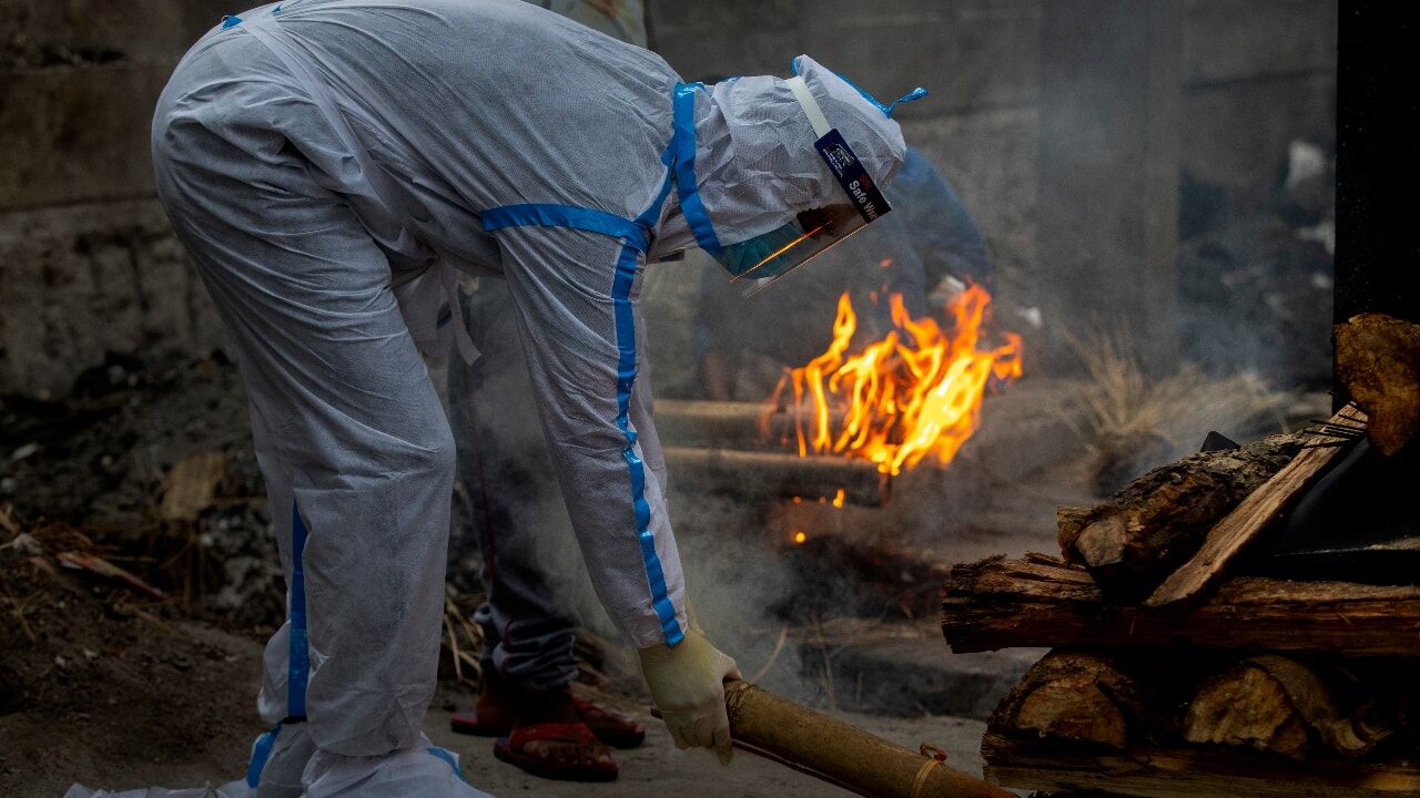 Covid-19 : दूसरी लहर के दौरान ऑक्सीजन की कमी से हुई थी कई की मौतें, सरकार कराए ऑडिट - संसदीय समिति