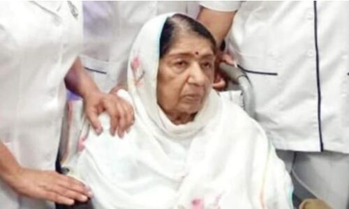 Lata Mangeshkar Health News : मशहूर गायिका लता मंगेशकर की तबियत फिर बिगड़ी, डॉक्टर बोले हालत गंभीर, वेंटिलेटर पर रखा गया
