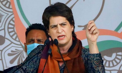 Hijab Controversy: Hijab विवाद पर बोलीं प्रियंका गांधी