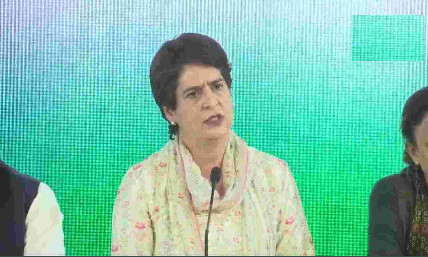 Congress Manifesto 2022 : महिलाओं को नौकरी में 40% आरक्षण, जानें पार्टी ने जनता से कौन-कौन से किए वादे