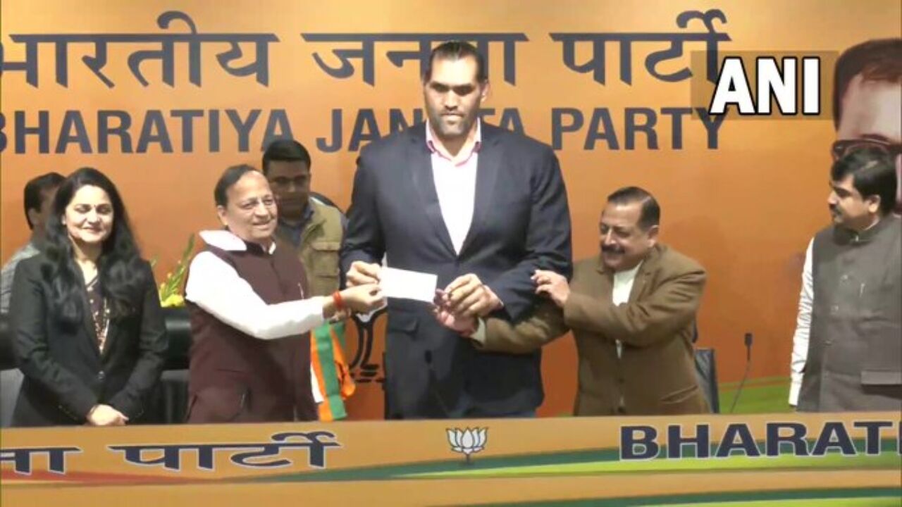 The Great Khali Join BJP : राजनीति के मैदान में उतरे WWE रेसलर द ग्रेट खली, भाजपा का थामा दामन