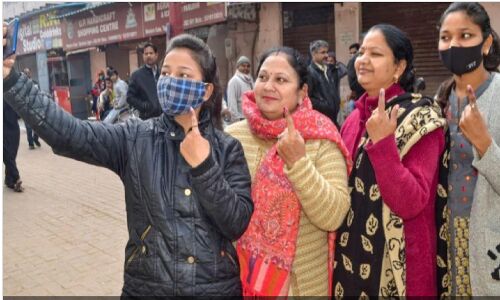 आरक्षण तय करना संसद का काम है राज्य का नहीं की टिप्पणी के साथ उत्तराखंड मूल की महिलाओं के आरक्षण पर हाईकोर्ट ने लगा दिया ब्रेक