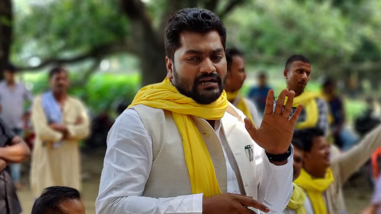 Arvind Rajbhar UP Eelection 2022 : हमें आ रहे धमकी भरे फोन कॉल, वकील के भेष में आए थे भाजपा के सरकारी गुंडे