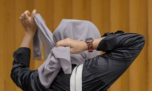 Hijab controversy :  कर्नाटक के शिवमोगा में तनाव, 2 दिनों के लिए स्कूल-कॉलेज बंद, गृह मंत्री के बयान से मिल सकता है विवाद को और तूल