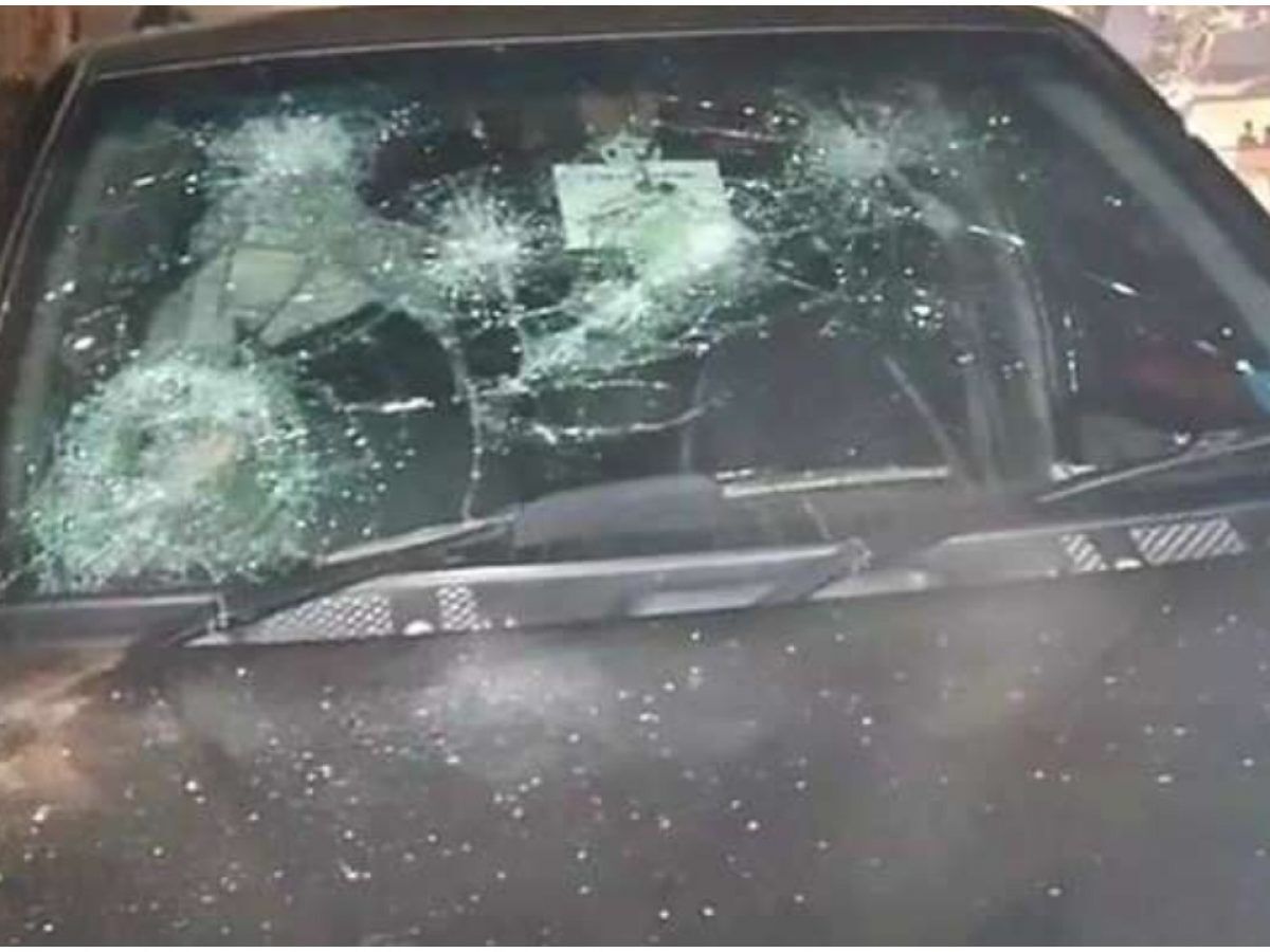 UP Elections 2022: अयोध्या में दो बाहुबलियों के समर्थकों के बीच फिर भिड़ंत, गाड़ियां क्षतिग्रस्त, कई राउंड हुई फायरिंग