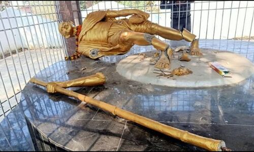 Champaran News: चंपारण में महात्मा गांधी की प्रतिमा तोड़ने के ख़िलाफ़ सामाजिक कार्यकर्ताओं ने मौन सत्याग्रह किया शुरू