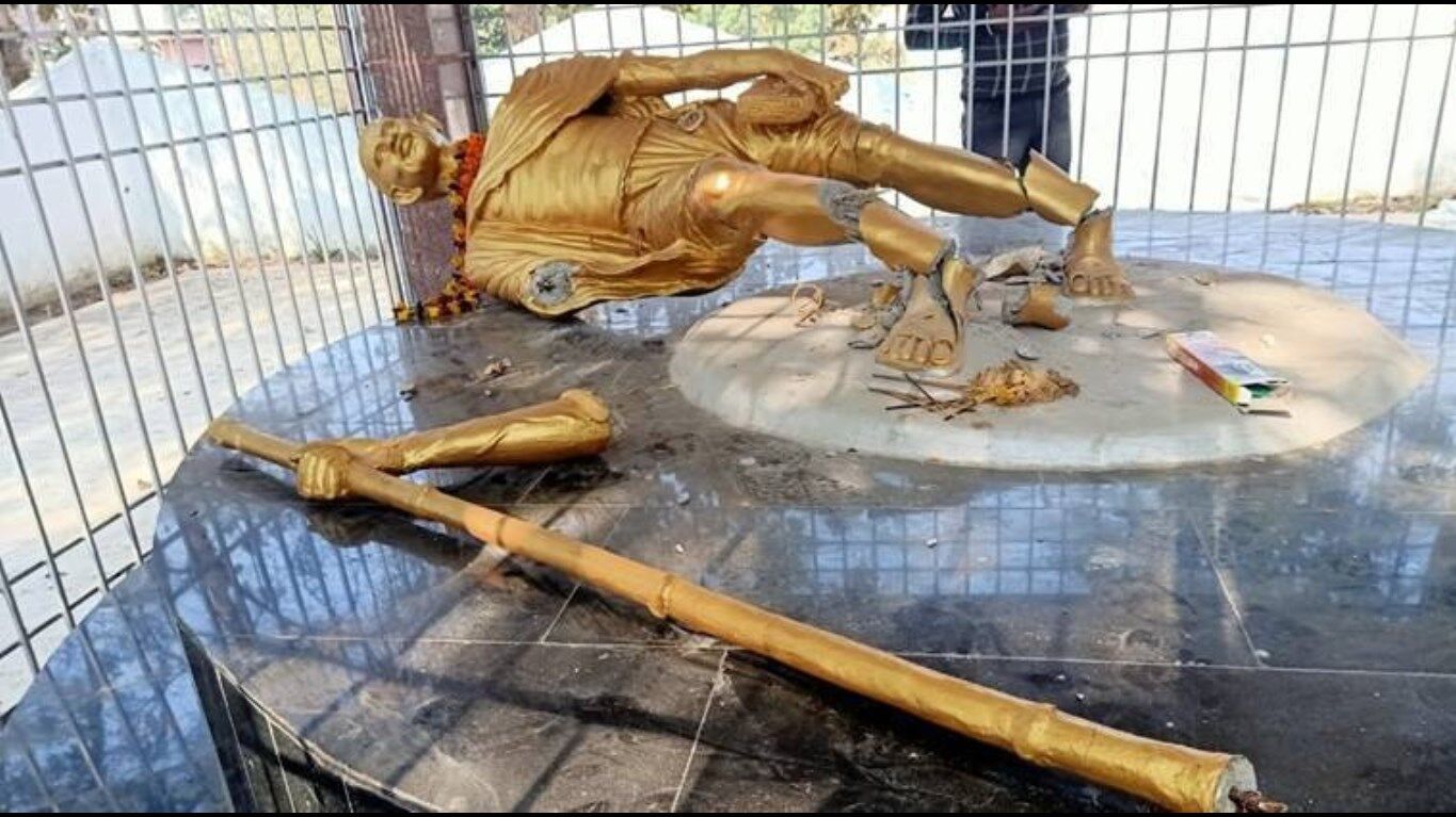 Champaran News: चंपारण में महात्मा गांधी की प्रतिमा तोड़ने के ख़िलाफ़ सामाजिक कार्यकर्ताओं ने मौन सत्याग्रह किया शुरू