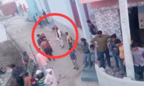 UP Election 2022 : पार्टी विशेष को वोट न डालने पर दलितों को पीटा, पथराव और फायरिंग की, 10 लोग हुए घायल