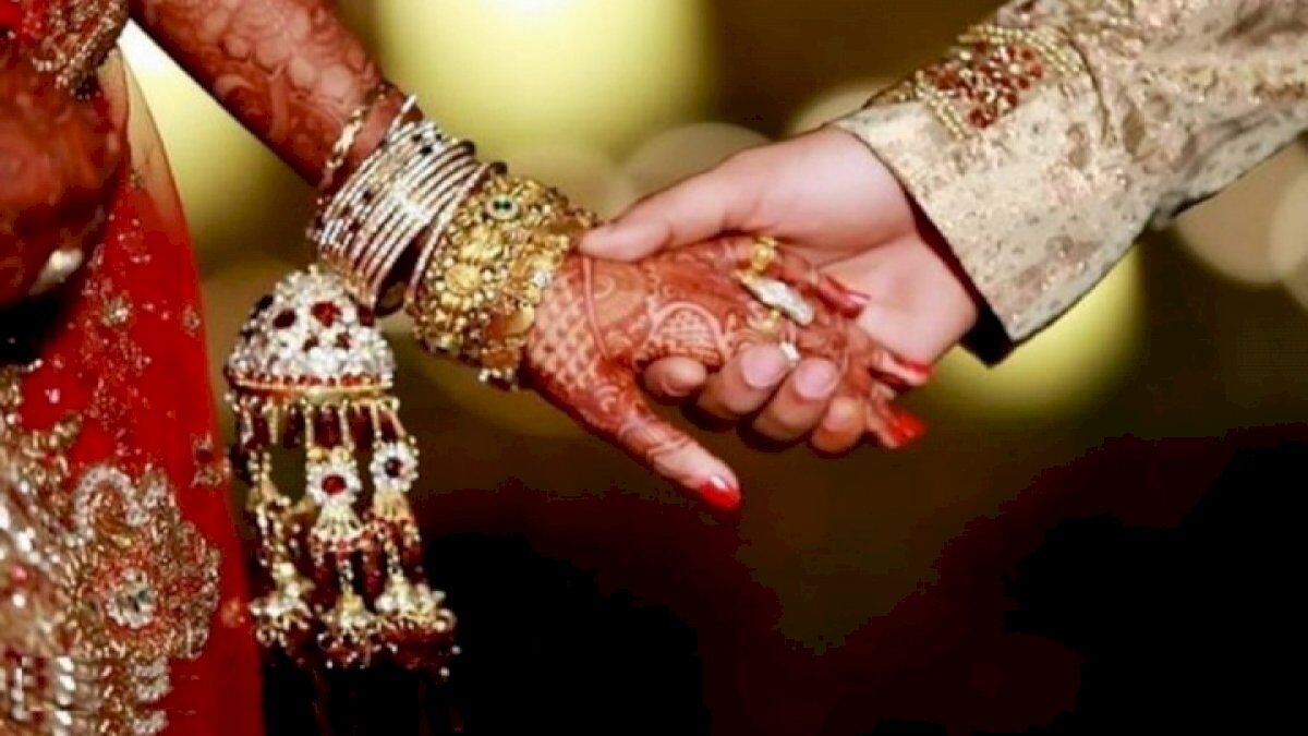 Madhya Pradesh News: रीवा में दूल्हा सहित बारातियों को बनाया बंधक, विवाह के दौरान दुल्हन ने अचानक शादी से किया इनकार