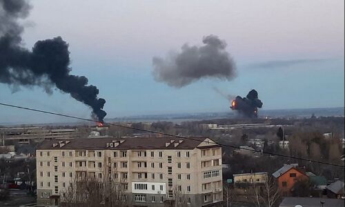 Russia-Ukraine War: यूक्रेन ने रूस के 50 सैनिक मार गिराने का किया दावा, 4 टैंक भी तबाह किए Russia-Ukraine War: यूक्रेन ने रूस के 50 सैनिक मार गिराने का किया दावा, 4 टैंक भी तबाह किए