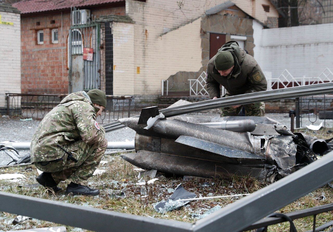 Russia Ukraine War: यूक्रेन के मुकाबले महाबलशाली है रूस, जानिए कितनी है किसकी ताकत?