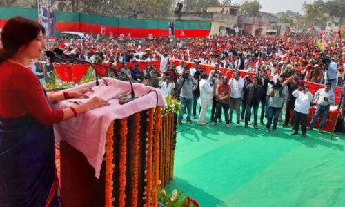 UP Election 2022 : नौकरियों में महिलाओं के लिए 33 % आरक्षण, 12वीं पास करने पर 36 हजार हजार धनराशि, डिम्पल ने पल्लवी पटेल के लिए वोट मांगते हुए किए कई वादे