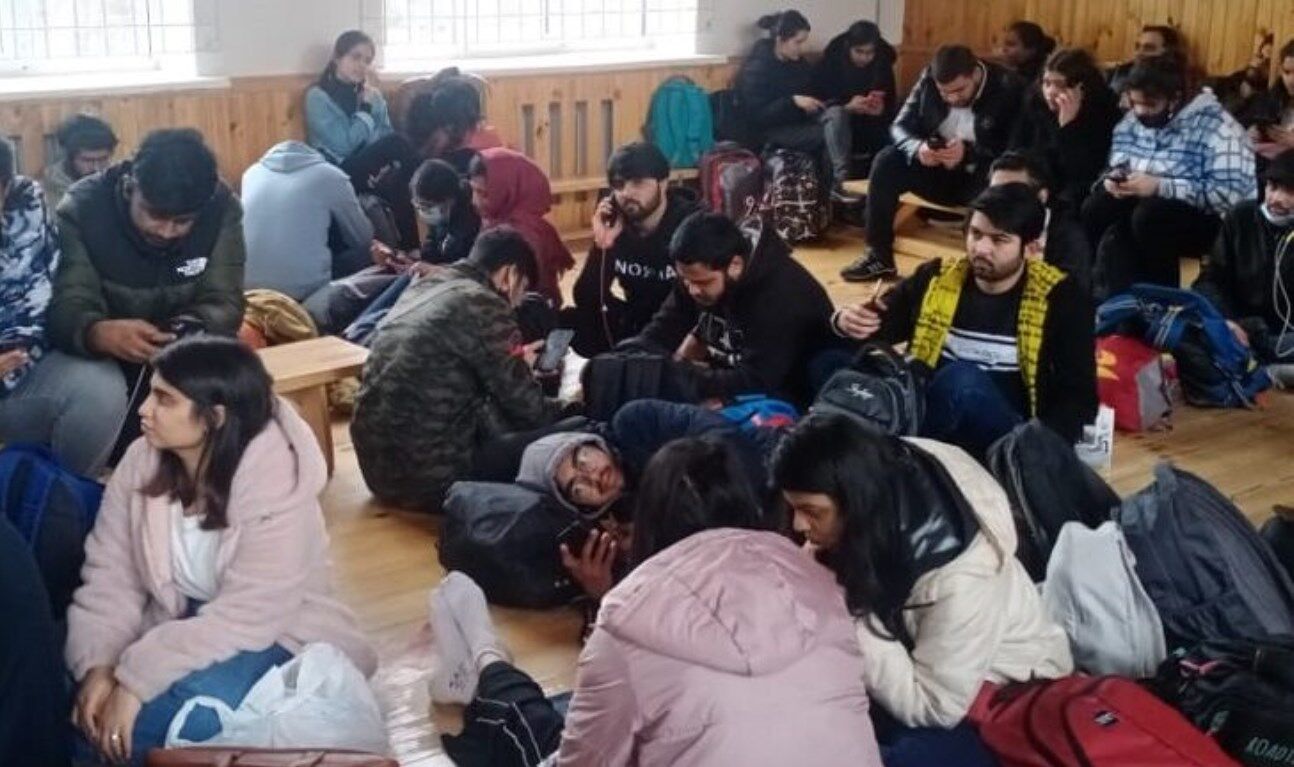 Russia-Ukraine War: किरेन रिजिजू ने यूक्रेन में फंसे उत्तर-पूर्वी छात्रों से संपर्क किया, जानिए क्या हैं हालात Russia-Ukraine War: किरेन रिजिजू ने यूक्रेन में फंसे उत्तर-पूर्वी छात्रों से संपर्क किया, जानिए क्या हैं हालात