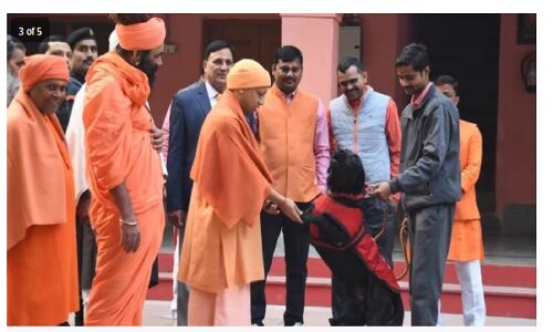 UP Election 2022 : कौन है गुल्लू, जिसका नाम लेकर अखिलेश यादव ने Yogi पर कसा तंज, दी इस बात की सलाह