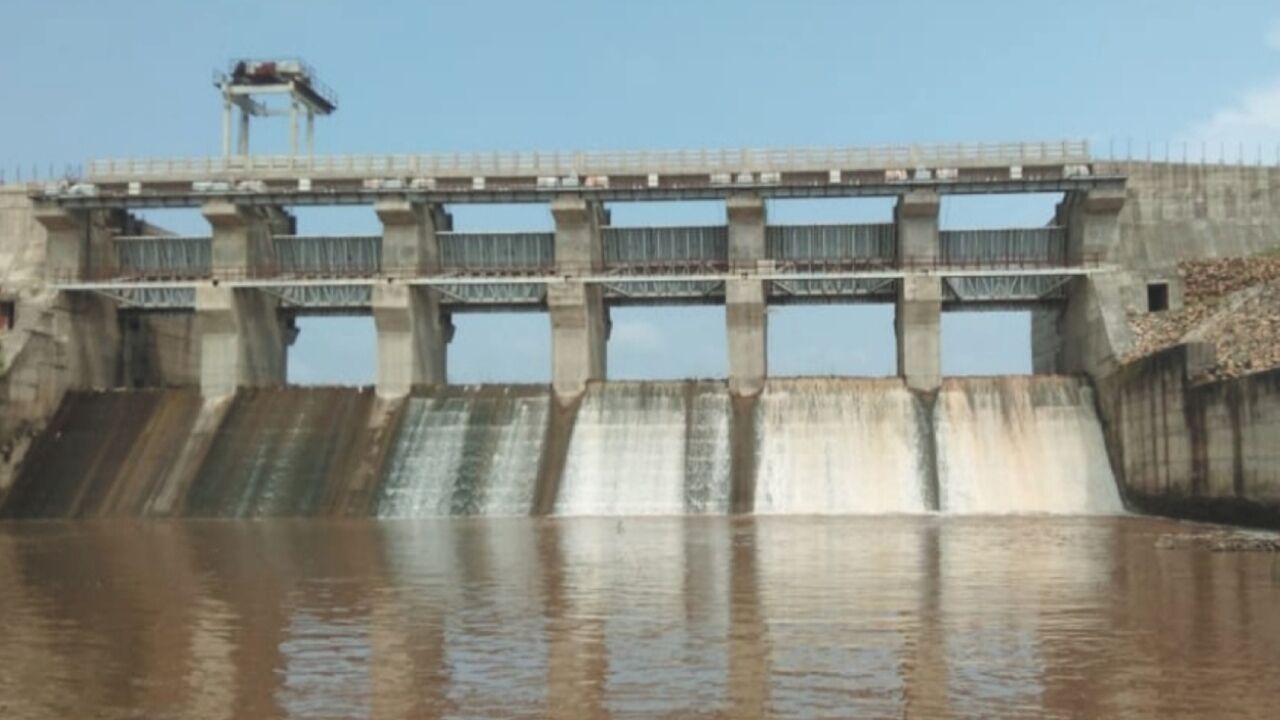Aonlia Dam : बिना पर्यावरणीय स्वीकृति के बांध निर्माण का 90 फीसदी कार्य पूरा, उजड़ गए कई आदिवासी परिवार