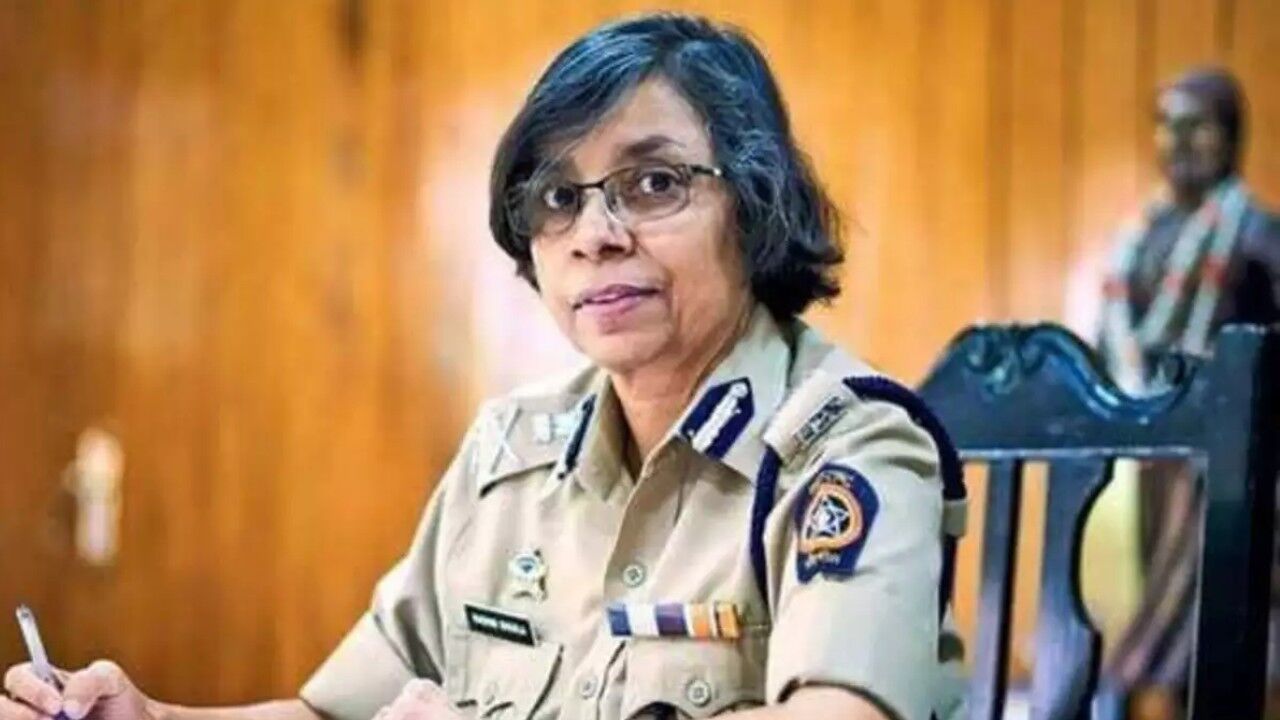 IPS Rashmi Shukla कौन हैं जिन पर नेताओं की फोन टैपिंग के आरोप में दर्ज हुई FIR, क्या है कोडनेम से लेकर ड्रग्स कनेक्शन की पूरी कहानी