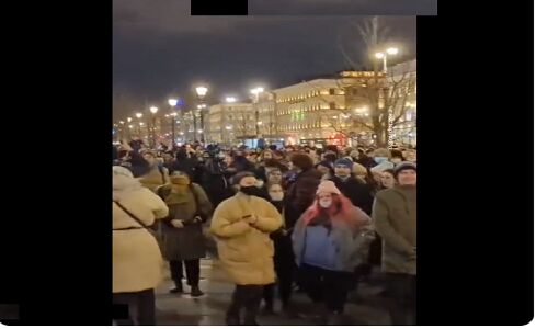 Russia-Ukraine War : ये क्या, यूक्रेन को कंट्रोल में लेने की सनक में पुतिन रूसी नागरिकों का भी कर रहे हैं दमन! Russia-Ukraine War : ये क्या, यूक्रेन को कंट्रोल में लेने की सनक में पुतिन रूसी नागरिकों का भी कर रहे हैं दमन!