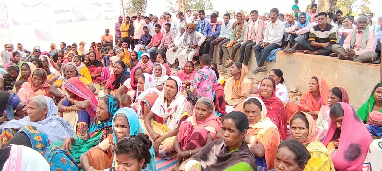 Jharkhand News in Hindi: सरकार आपके द्वारा कार्यक्रम के बाद भी राशन व पेंशन के लिए परेशान हैं आदिम जनजाति समुदाय के लोग