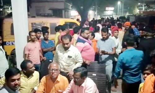 UP Election 2022 : गाजीपुर में पैसे बांटते पकड़े गए BJP नेता, चंदौली में किसने और क्यों की भगवा कार्यकर्ताओं की कुटाई?