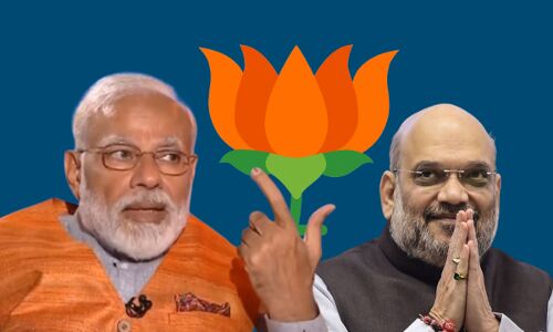 गोरखपुर से योगी आदित्यनाथ और करहल से अखिलेश यादव आगे चल रहे हैं