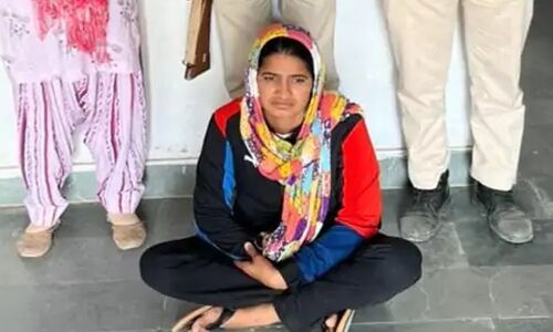 Rajasthan Crime News : कांग्रेस सरपंच को दी दुष्कर्म के मामले में फंसाने की धमकी, FB पर दोस्ती कर महिला ने वसूले 2.5 लाख रुपए