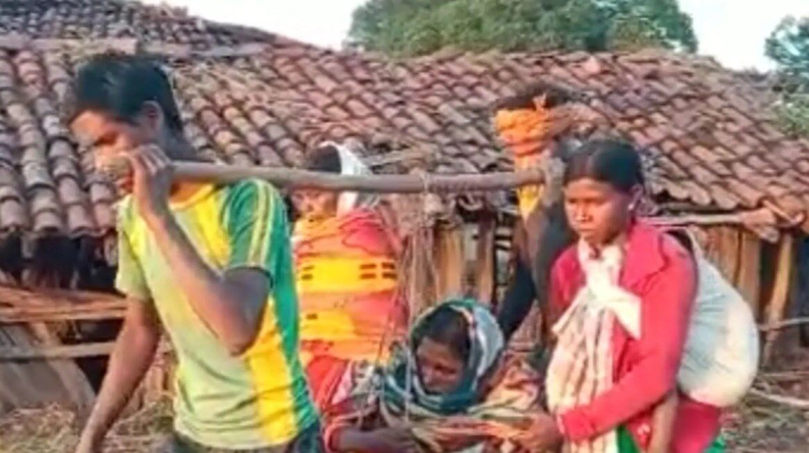 Jharkhand News In Hindi: झारखंड के स्वास्थ्य विभाग से मदद  नहीं मिली तो छत्तीसगढ़ ने बढ़ाया हाथ, ऐसे हुई महिला की डिलीवरी