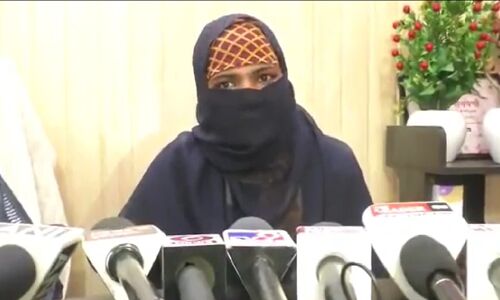 Bareilly News : मुस्लिम महिला ने बीजेपी को दिया वोट, पति ने घर से निकालकार दी तलाक की धमकी