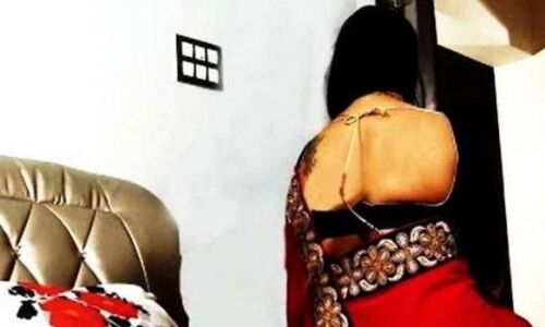 Pilibhit News: दहेज से नहीं भरा गला तो नवविवाहिता को दिया नशीला पदार्थ, अप्राकृतिक संबंध में 3 तलाक, फिर चले चप्पल...