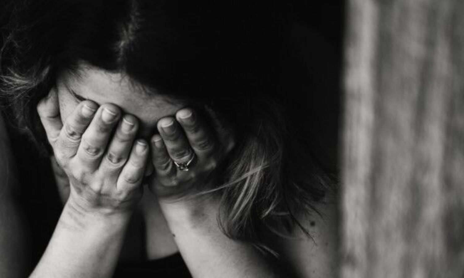 Job Fraud News : नौकरी के कॉल पर बिहार से दिल्ली आई महिला को तस्कर ले गए ओमान, फोन कर पति को बताया 10 महिलाओं के साथ बंधी हूं जंजीर में