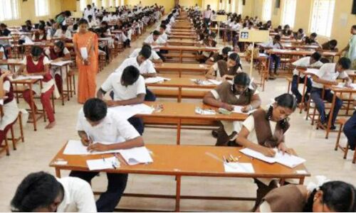 UP Board Exam 2022: परीक्षा के पहले ही बलिया में बिकने लगा साल्व पेपर